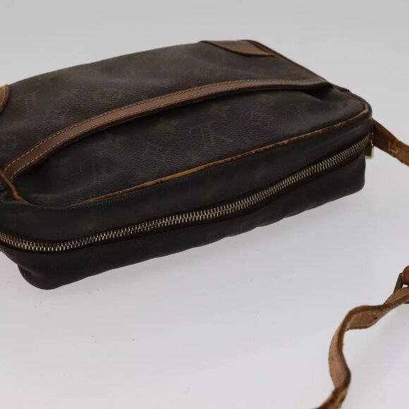 LOUIS VUITTON Monogram Trocadero 27 Shoulder Bag - Picture 7 of 16